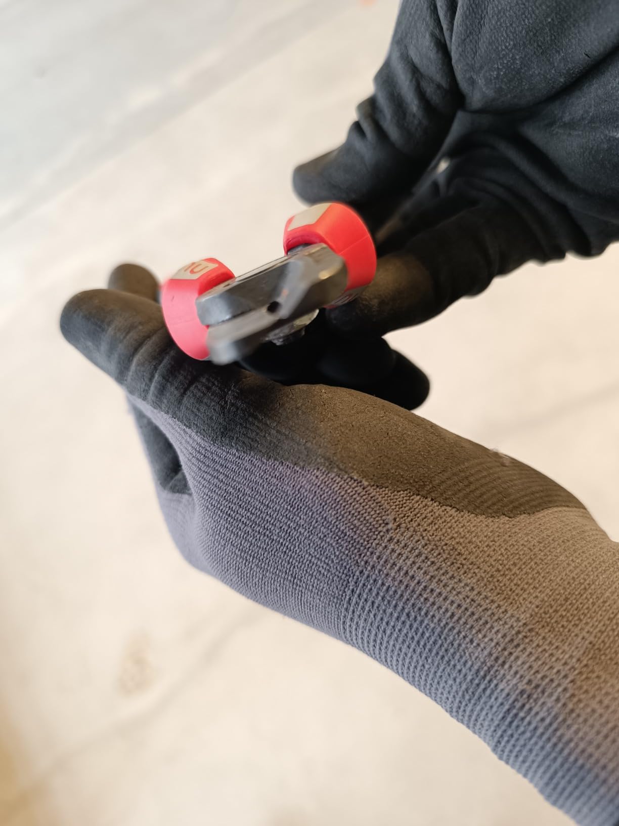 Handlicher Kabelschneider für den Alltag