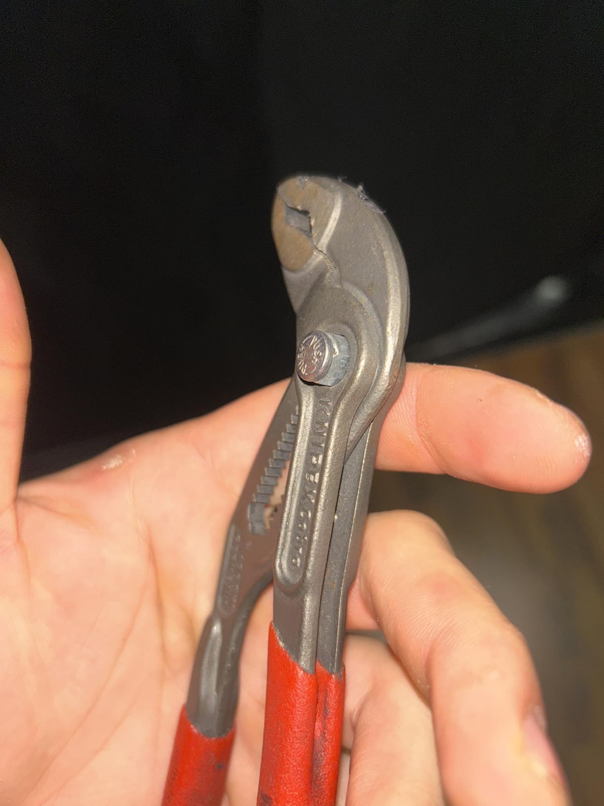 Greift wie ein Schraubstock