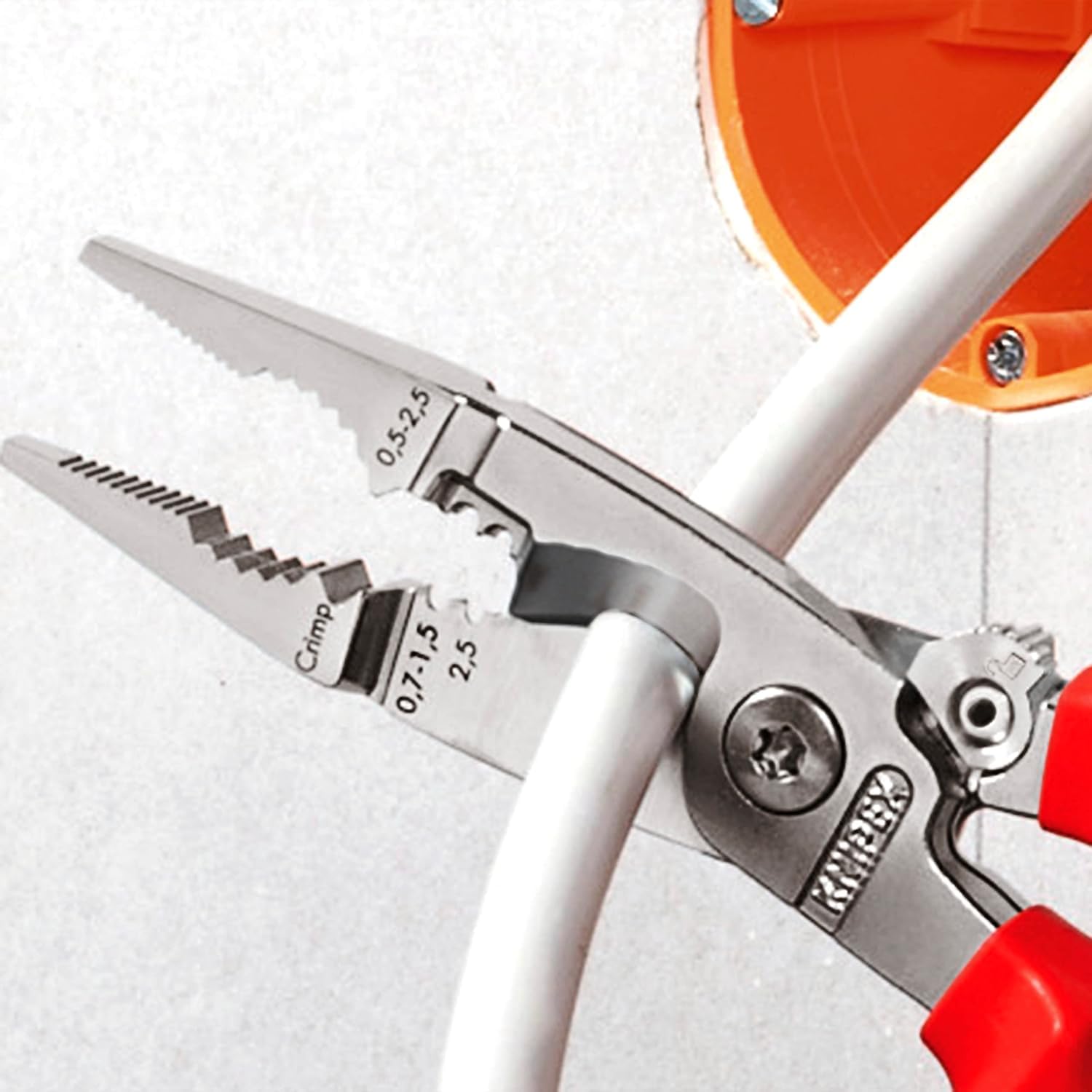 knipex-13-86-200-sb-elektro-installationszange-200-mm-verchromt-vde-mehrkomponen image 4