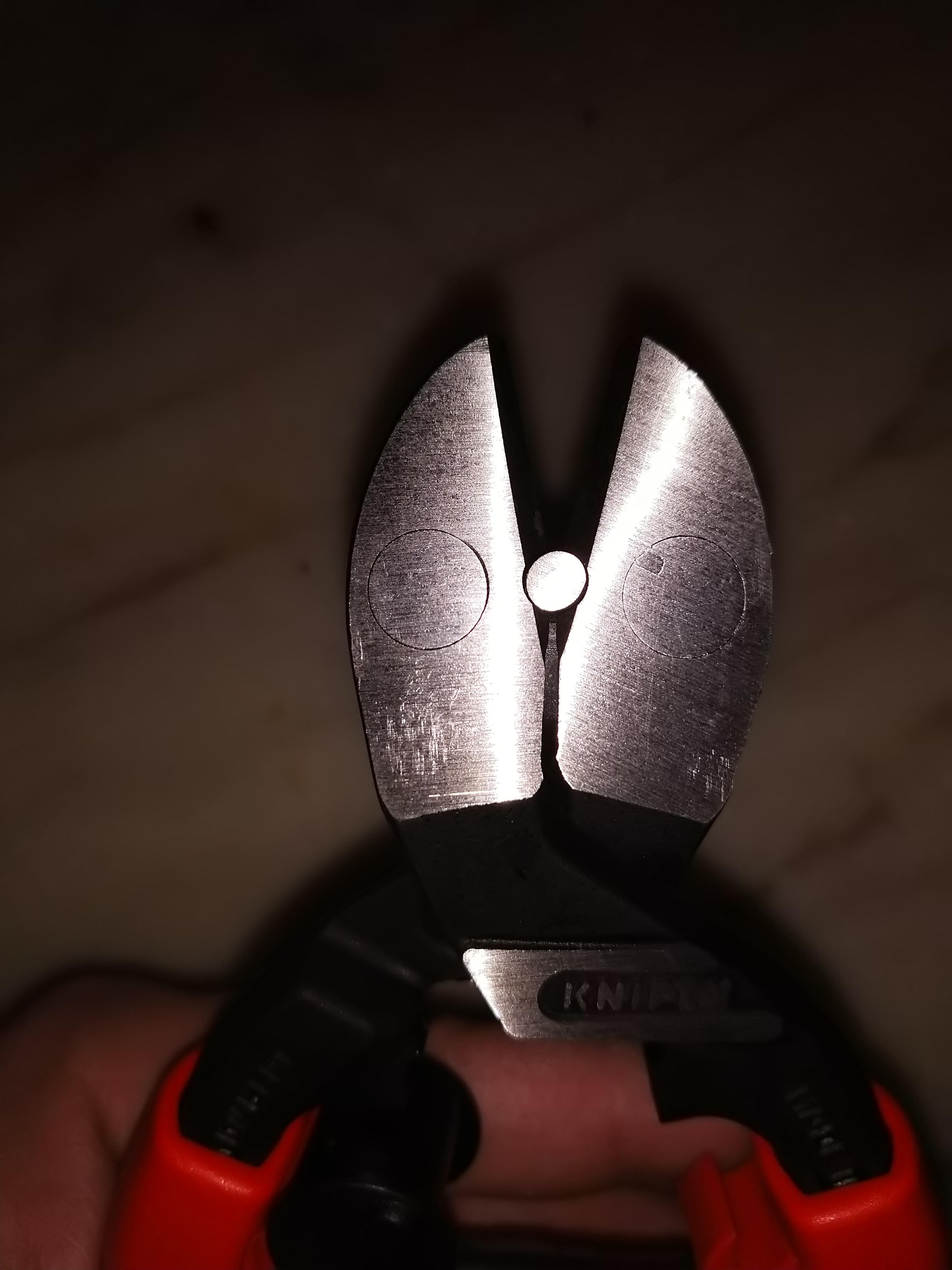 Sehr stark, aber Handkraft nötig