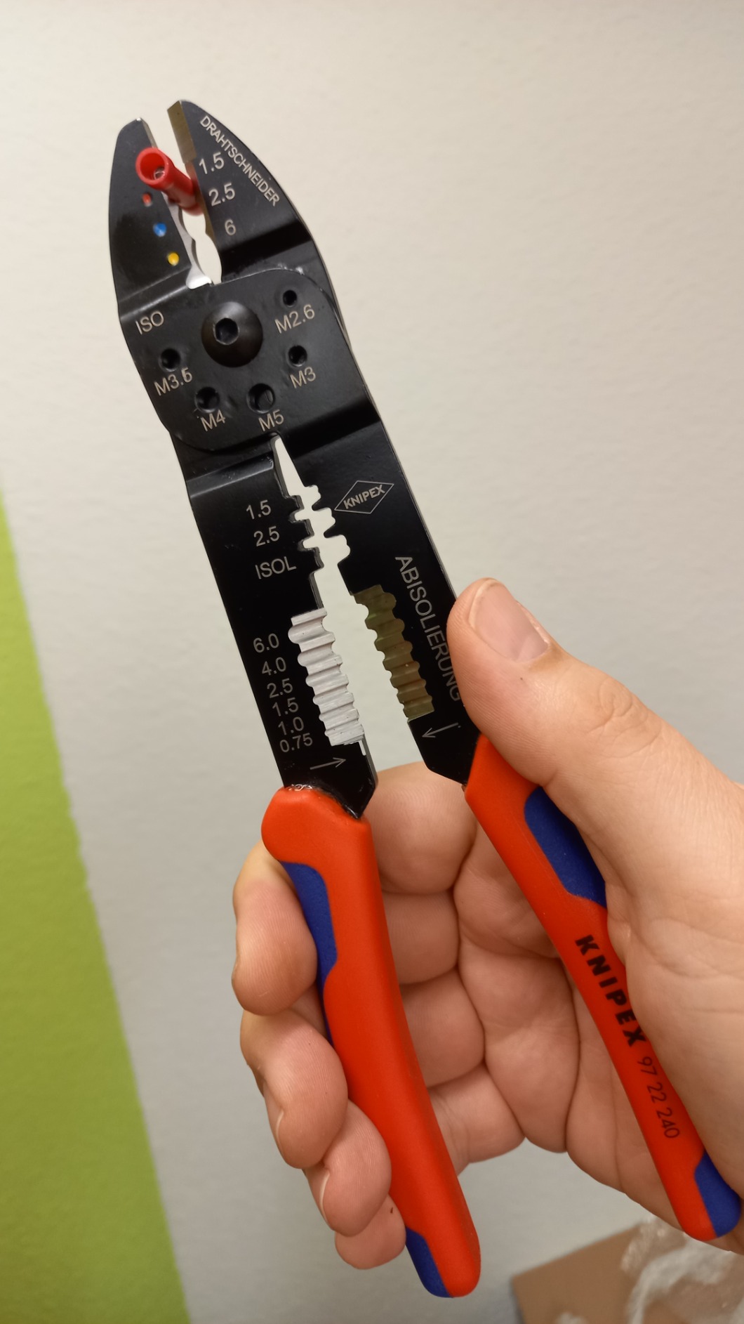 Gut, aber Abisolieren übungsbedürftig