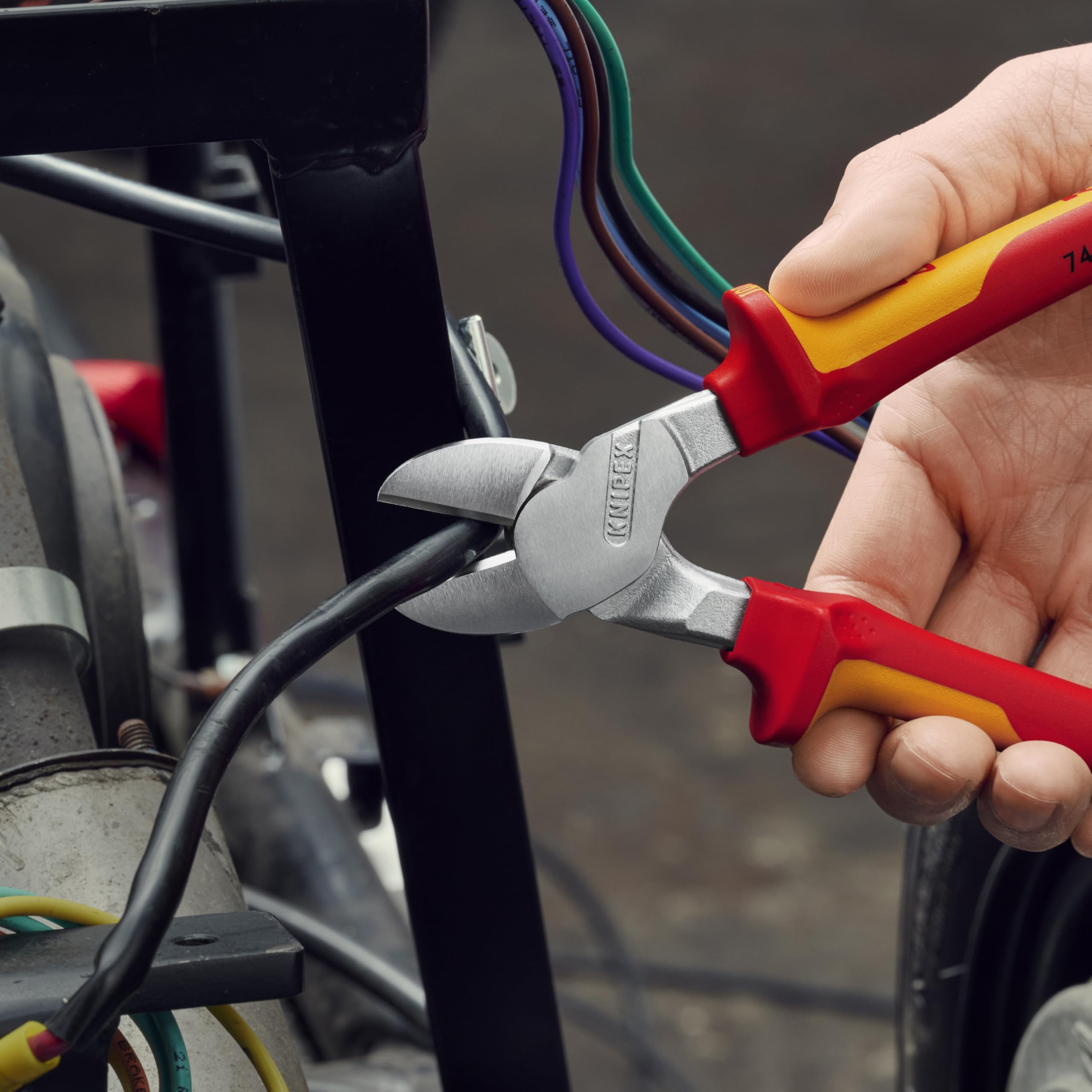 knipex-kraft-seitenschneider-74-06-200-t-vde-verchromt-200-mm-mit-absturzsicheru image 4