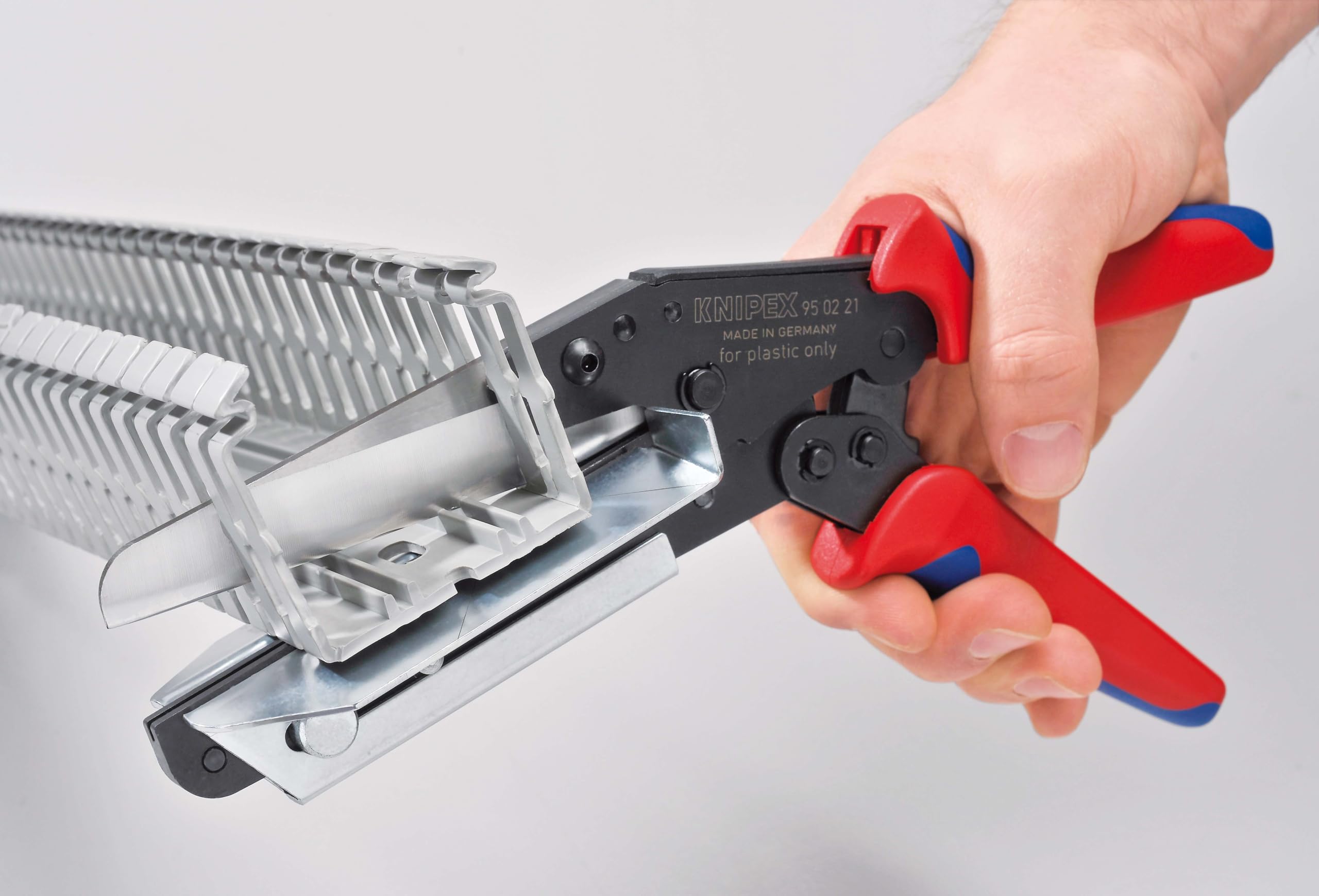 knipex-95-02-21-schere-275-mm-f-r-kabelkan-le-und-kunststoffe-mit-mehrkomponente image 3