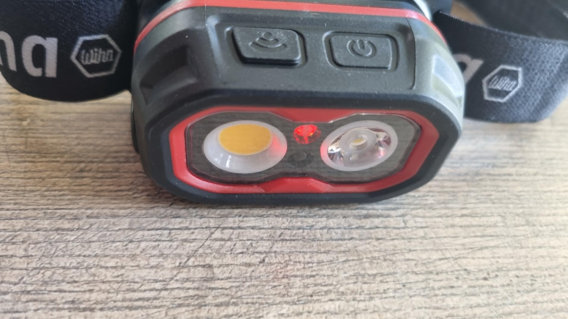Hell, aber Sensor gewöhnungsbedürftig