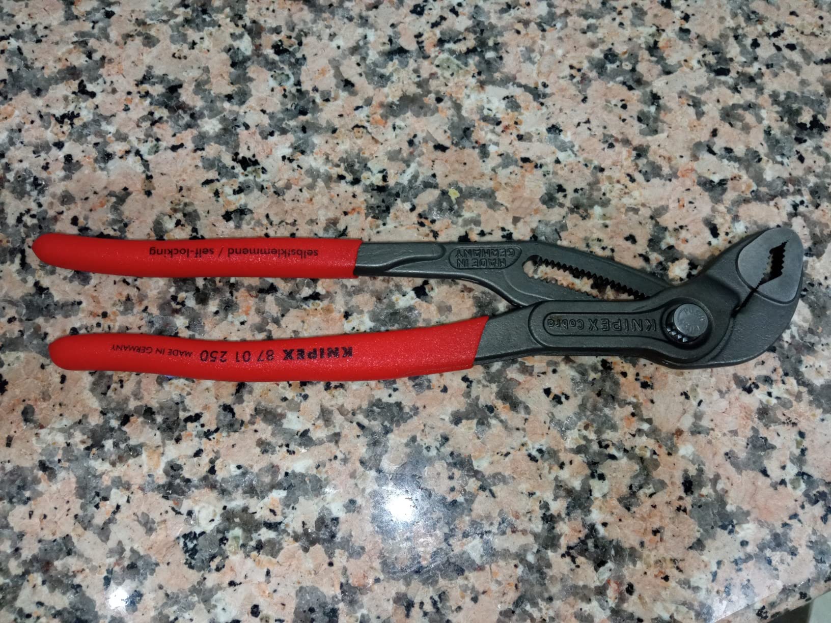Super Grip, Lack empfindlich