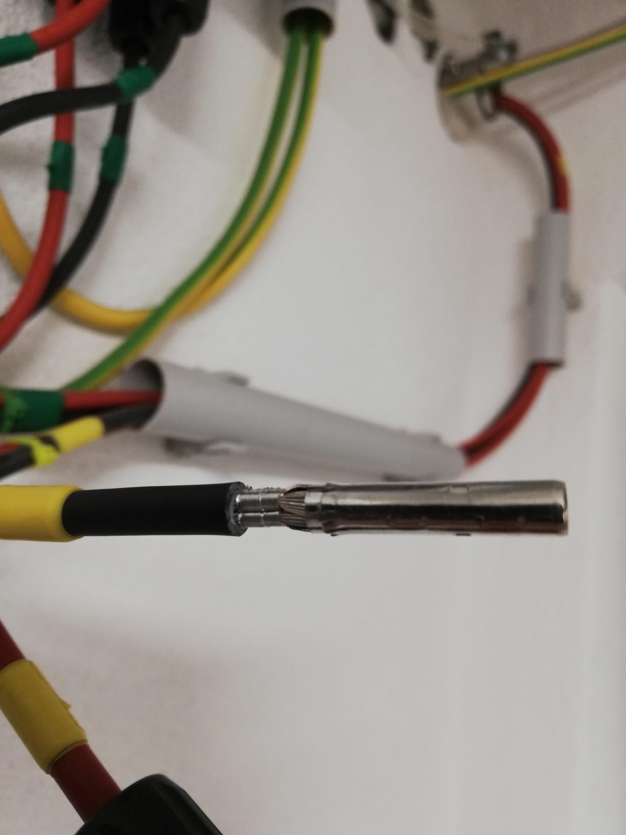 Perfekte MC4 Crimps für PV