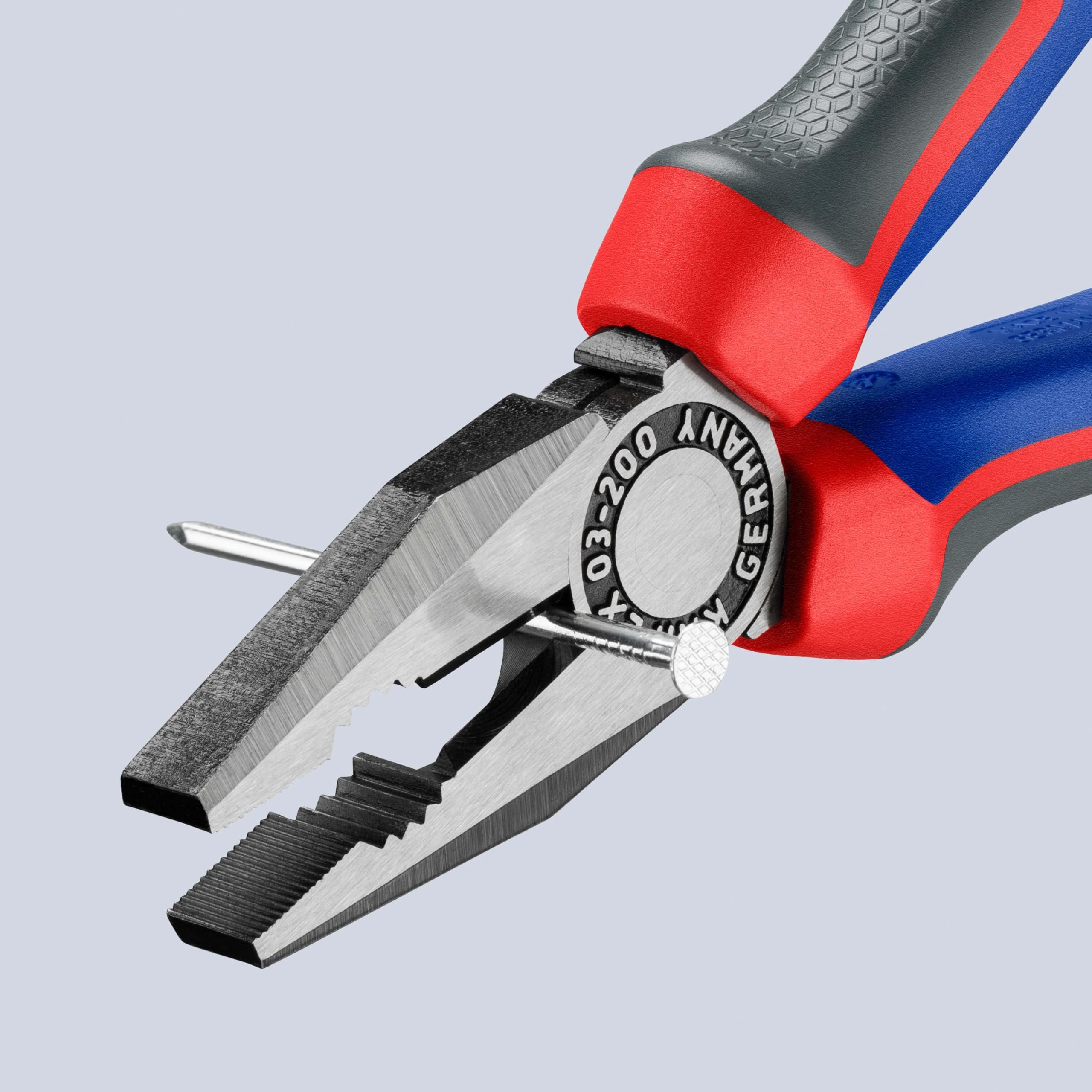 knipex-03-02-200-sb-kombizange-200-mm-mit-comfort-griffen-auf-sb-karte image 4