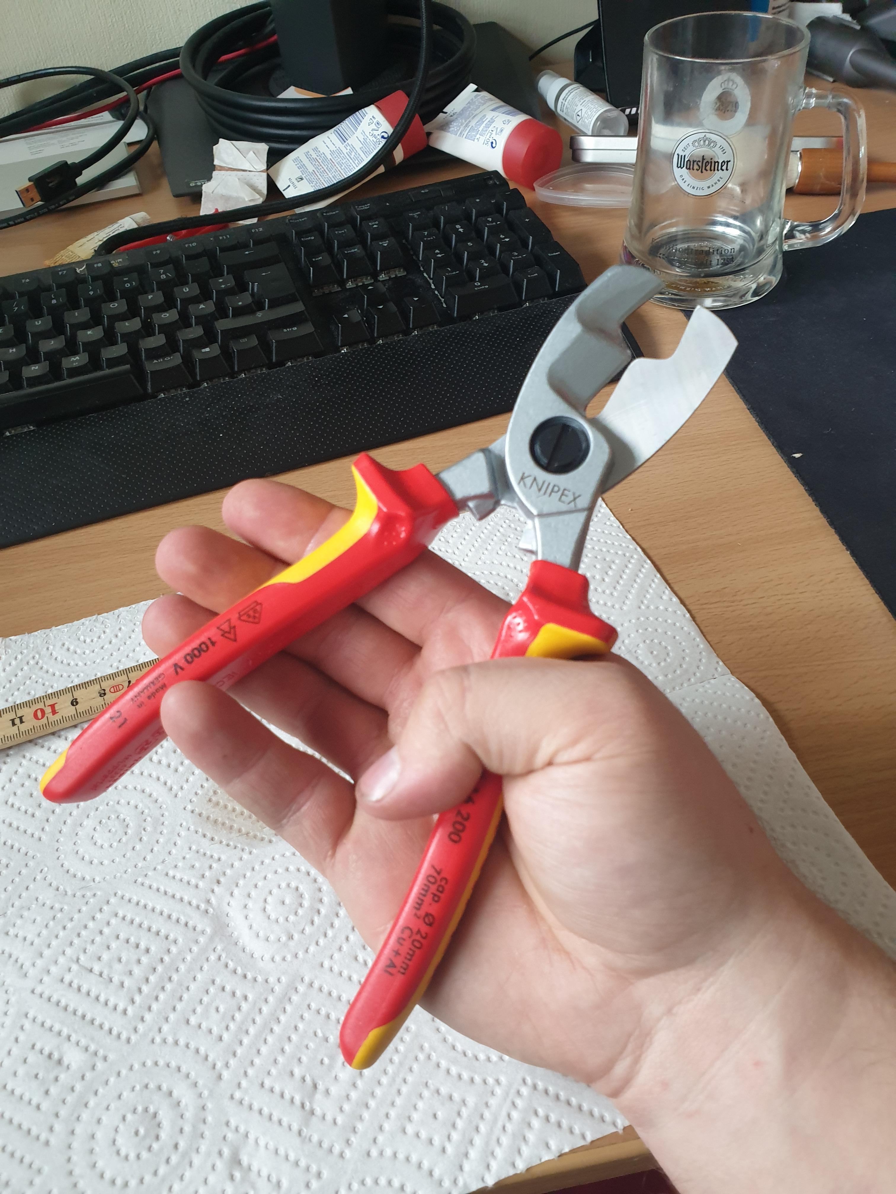 Stark, nur etwas groß für Hosentasche