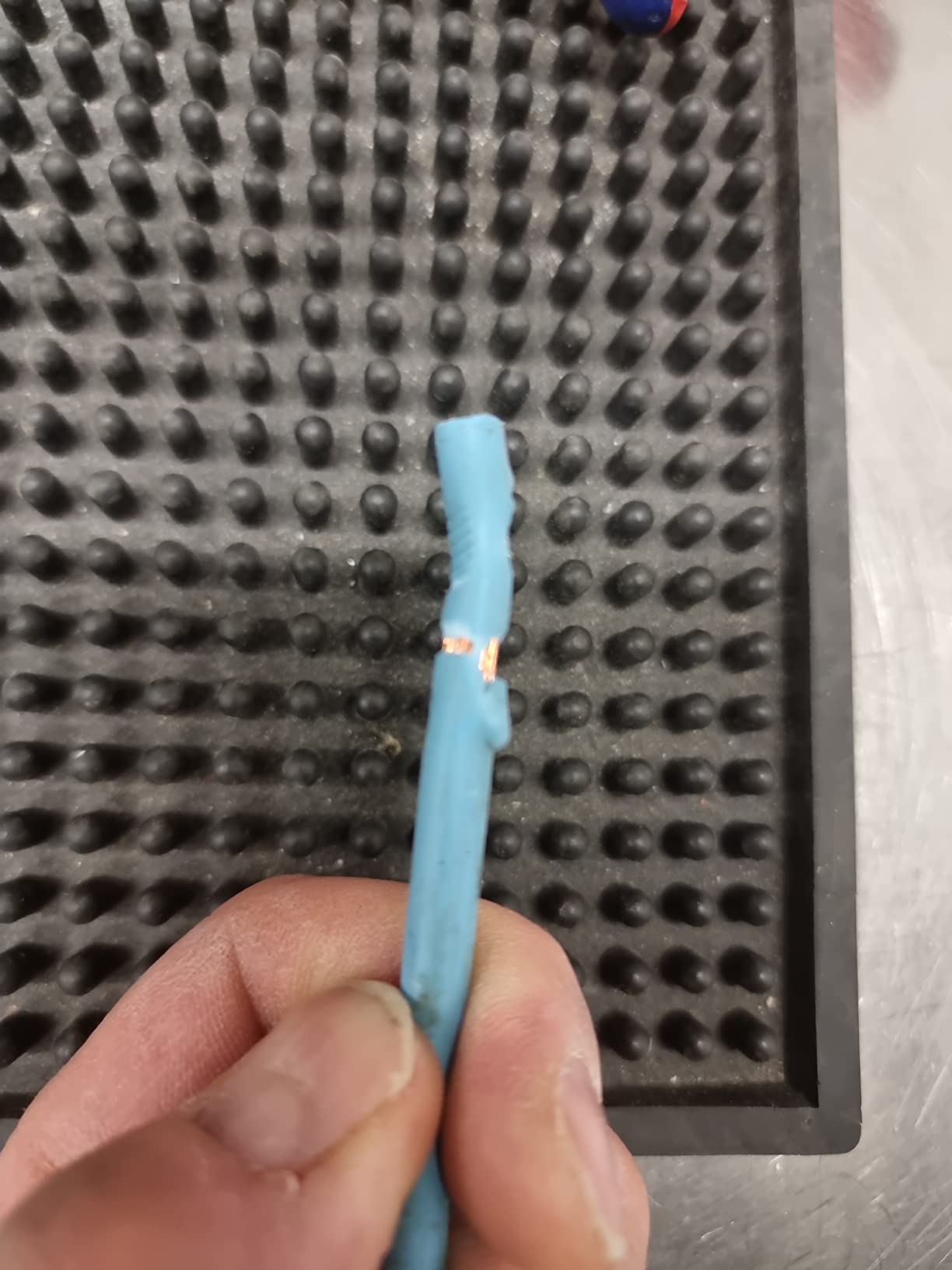 Bei mir klemmt sie bei 16mm² massiv