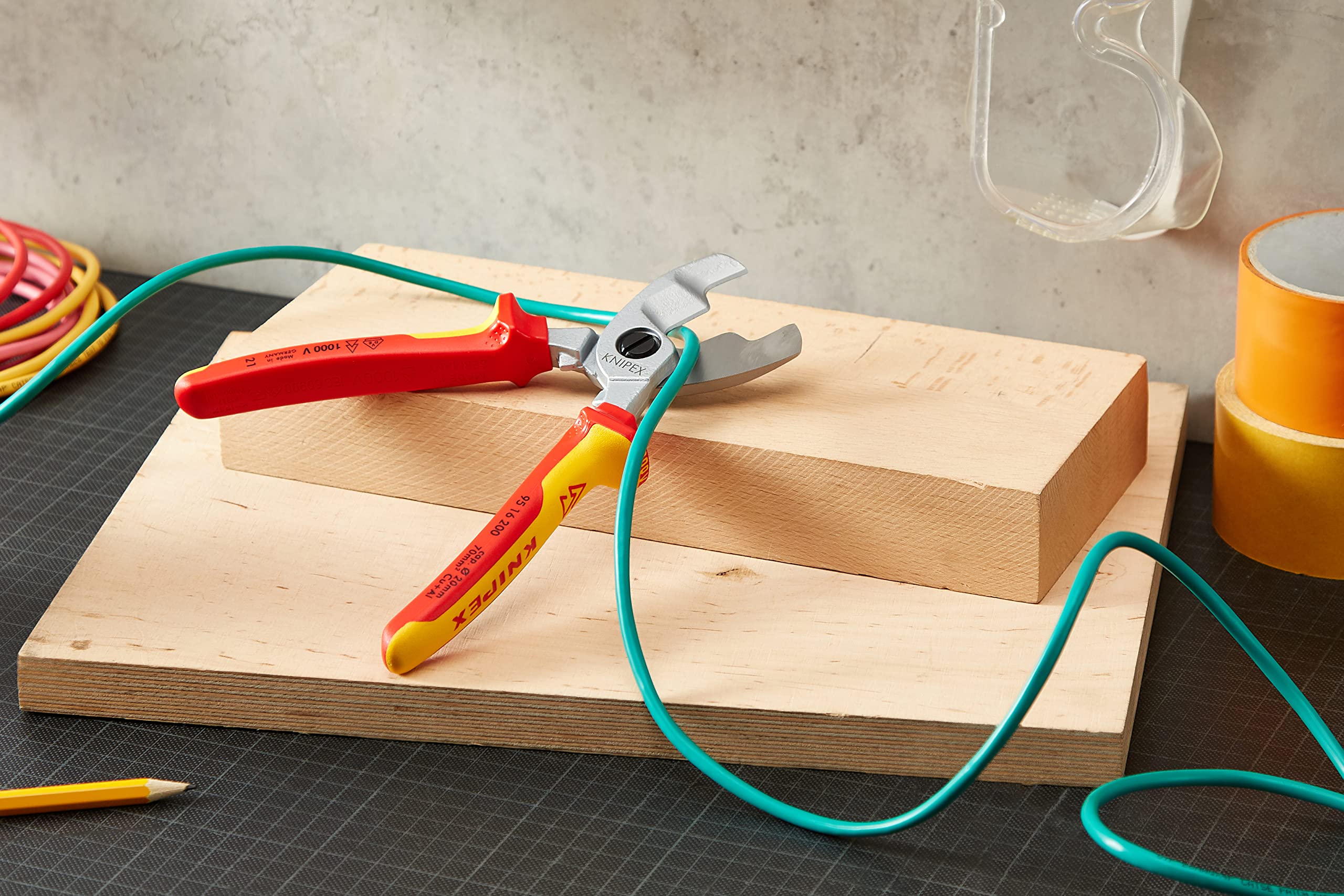 knipex-kabelschere-95-16-200-vde-kabelschneider-200-mm-mit-doppelschneide-bis-20 image 2