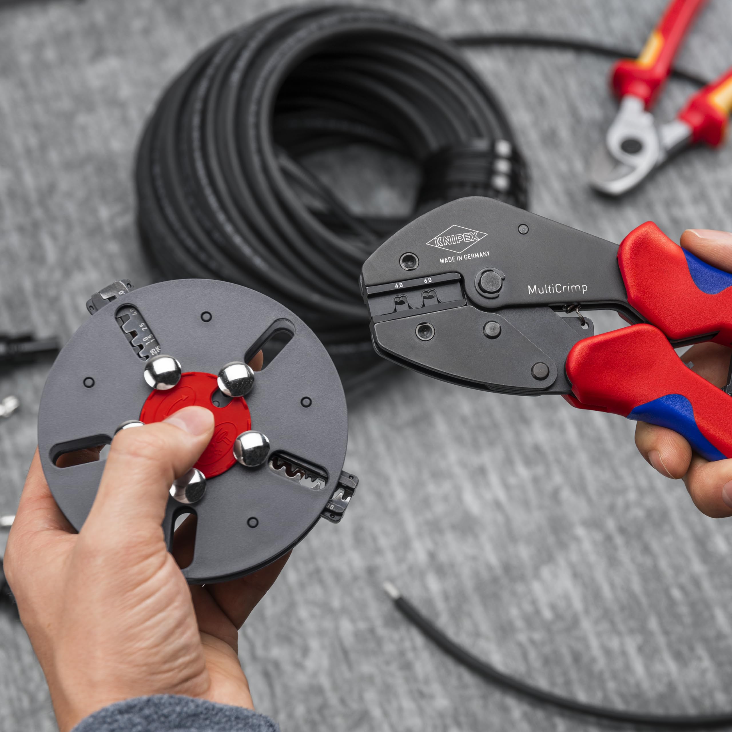 knipex-97-33-03-multicrimp-crimpzange-mit-wechselmagazin-3-eins-tze-mc4-mc4-evo- image 2